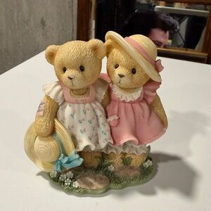 Vintage 1998 Cherished teddy’s figurine